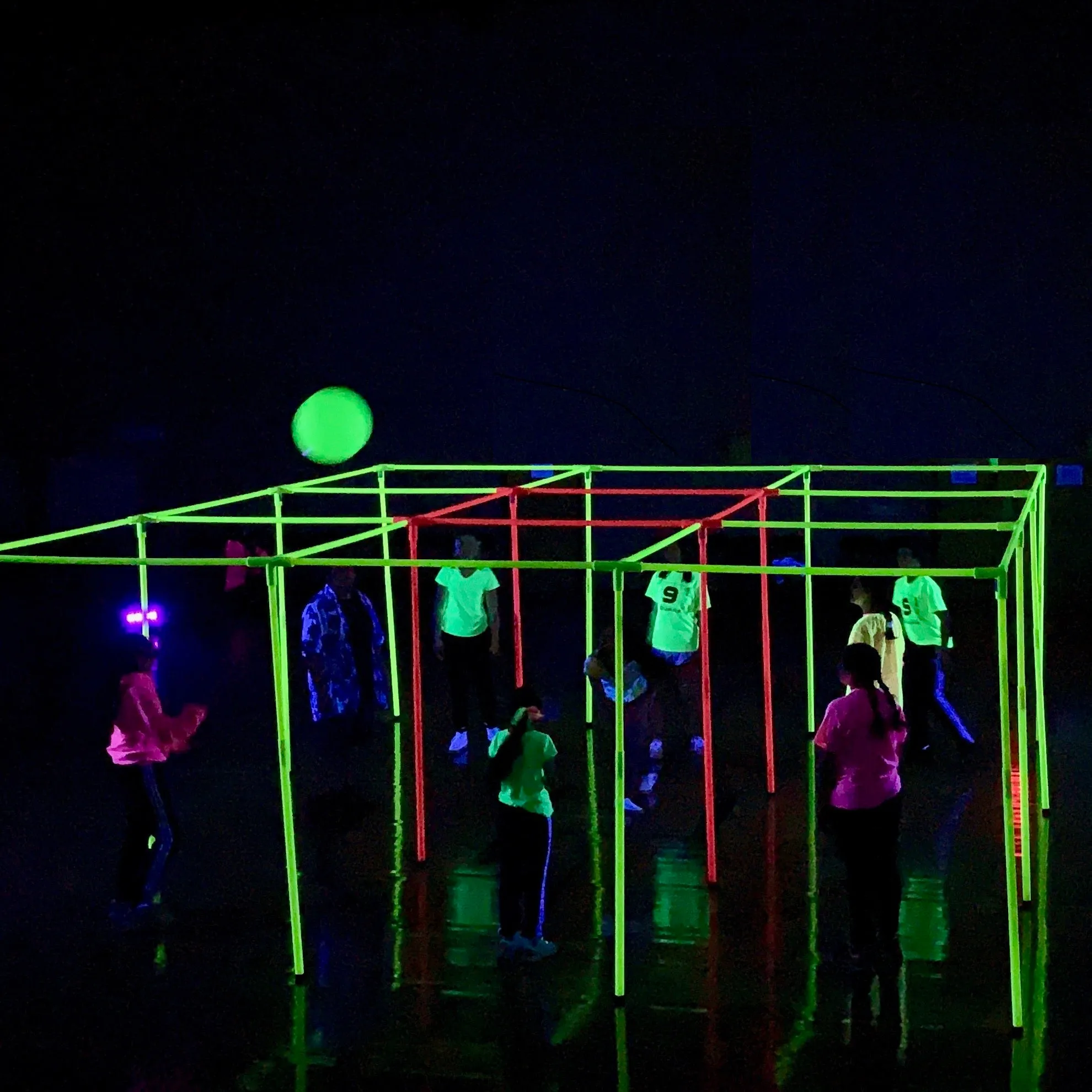 9 Square in the Air: Neon Game