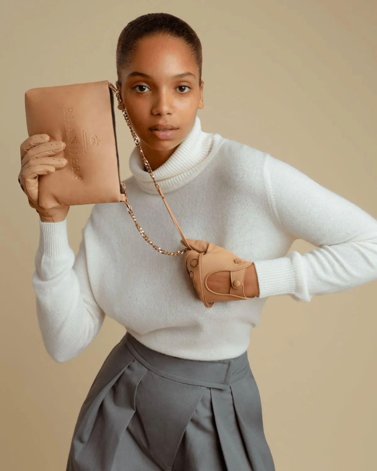 ANNA LOGO POUCH