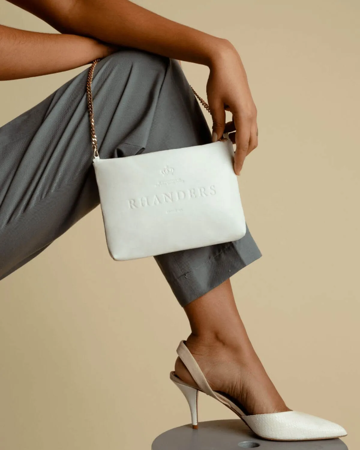 ANNA LOGO POUCH