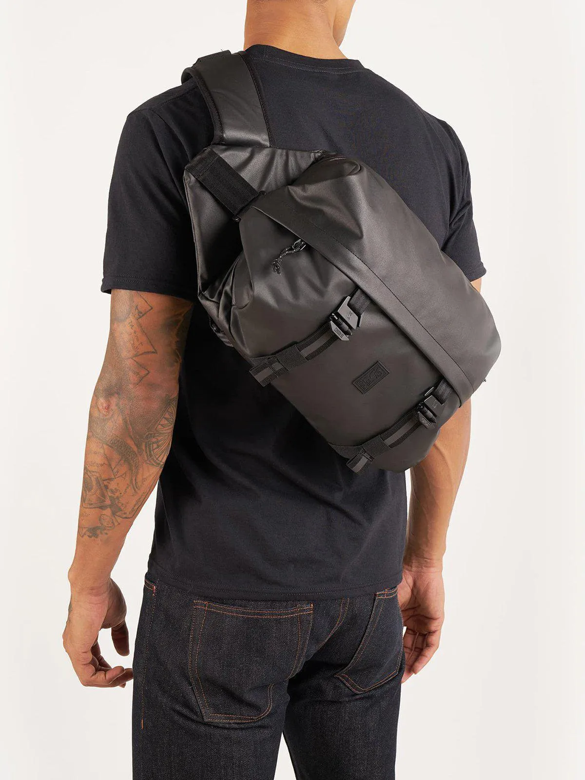 Chrome Industries Vale Sling Bag 2.0 Black Tarp