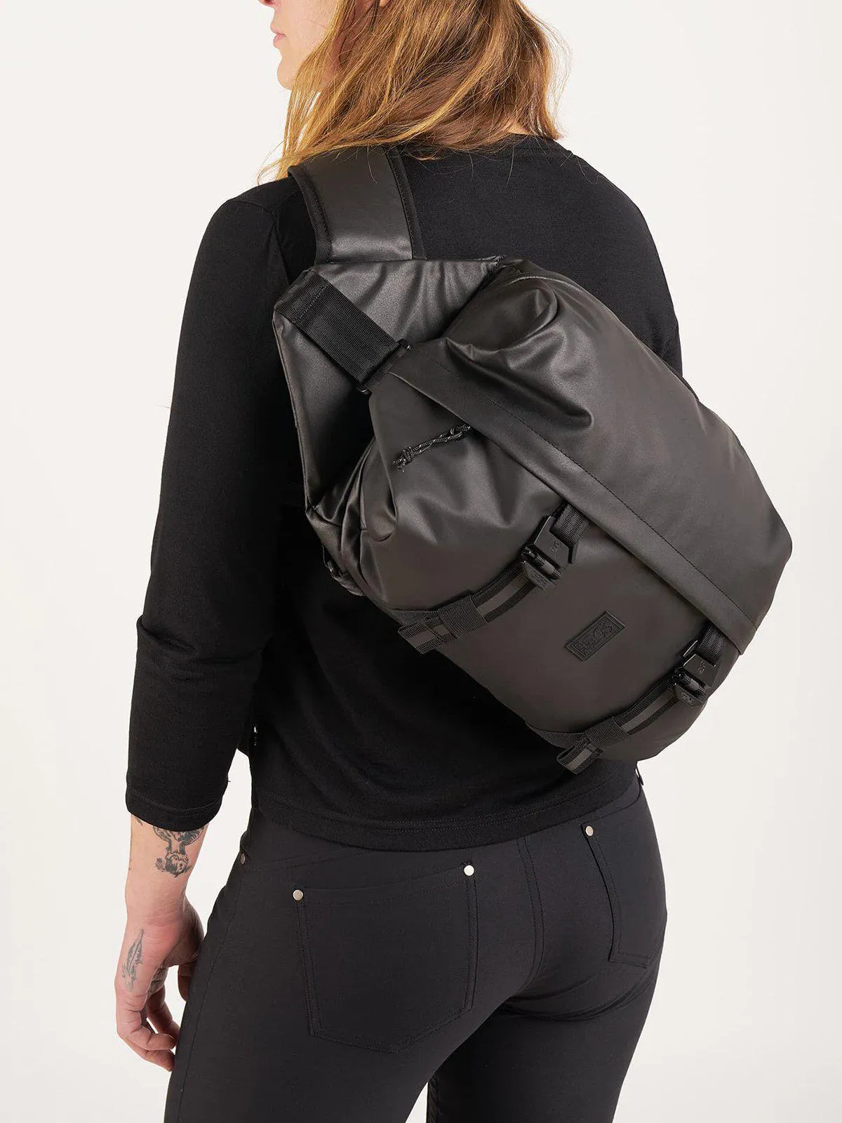 Chrome Industries Vale Sling Bag 2.0 Black Tarp