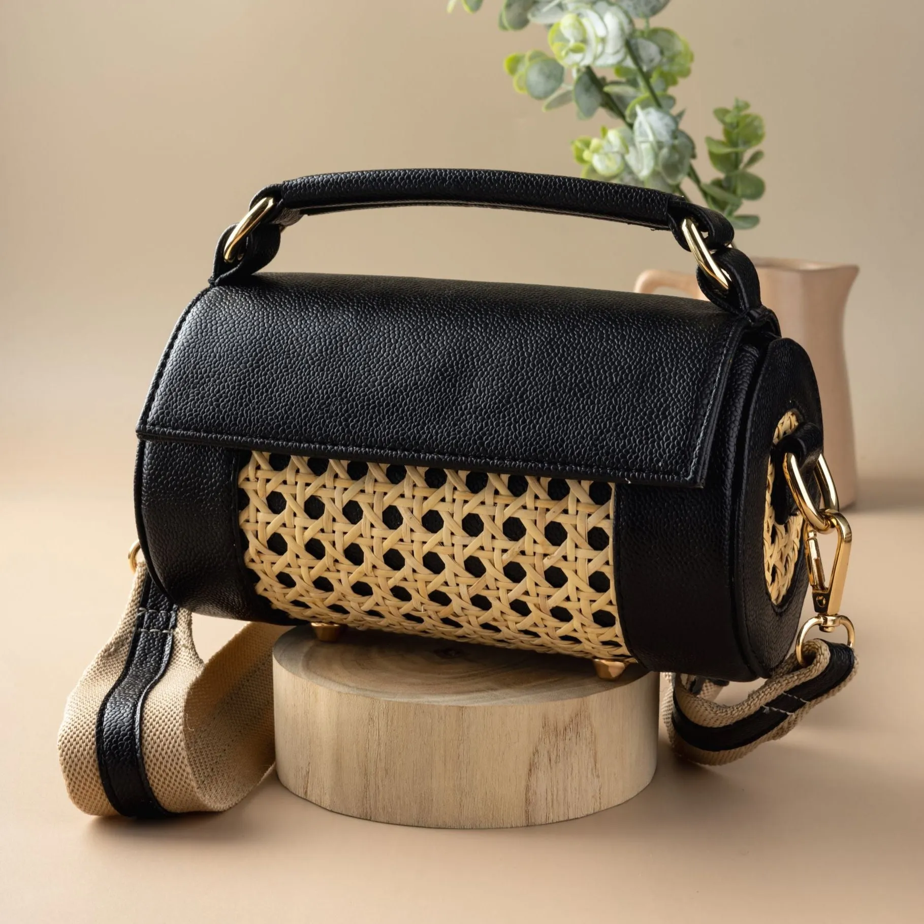 Classic Black Meadow Roller Clutch
