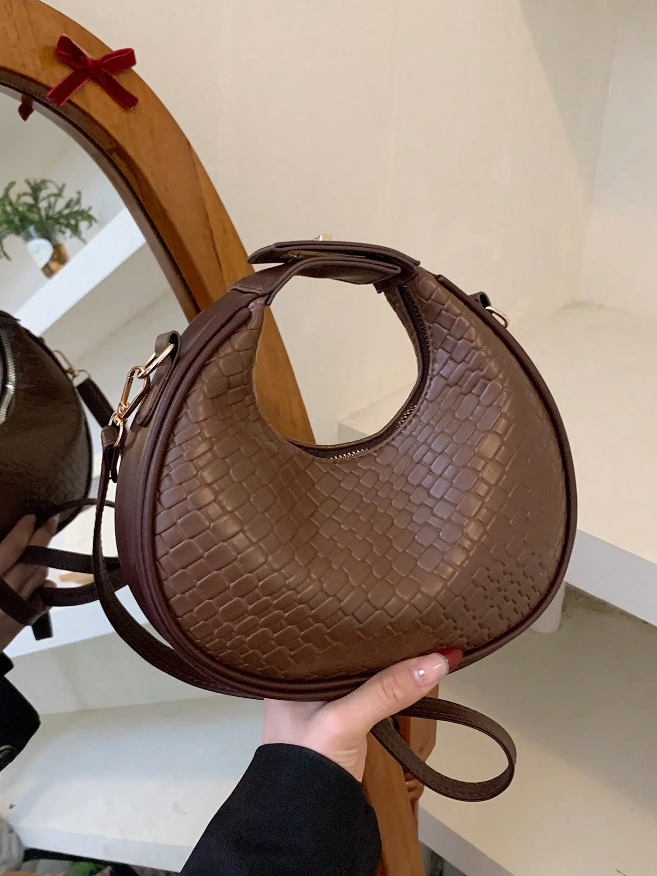Durable And Stylish Single Shoulder Bag