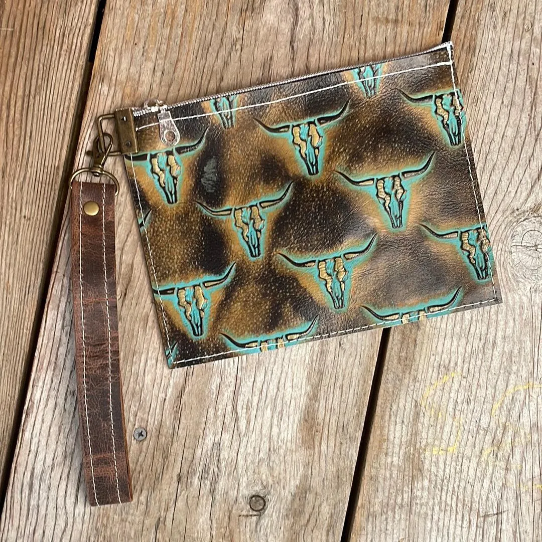 Make-up bag - Brindle w/ Patina Skulls