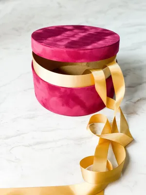 Round Velvet Packaging Box W/ Texture Edge